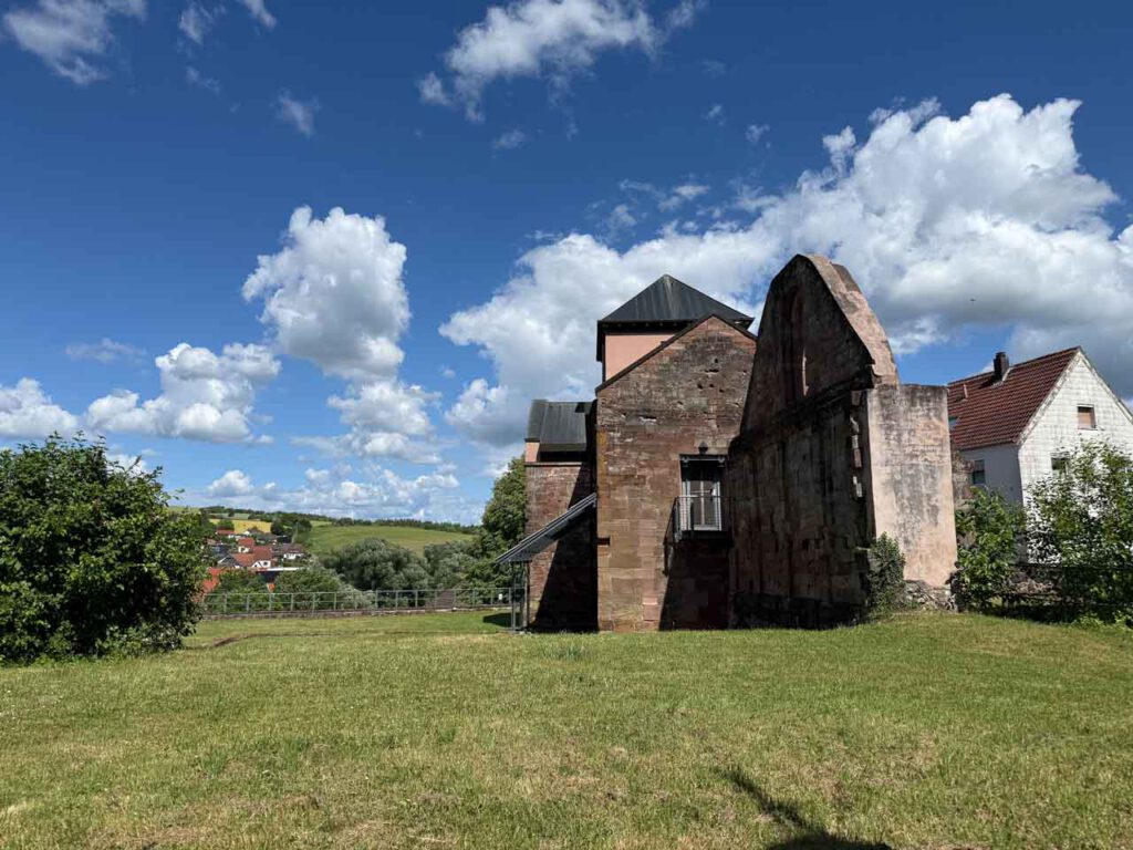 Überreste des ehemaligen Klosters Hornbach